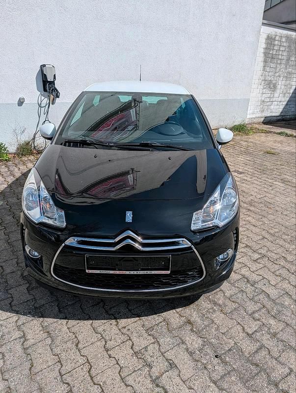 Gebraucht Citroën DS3 82 PS (60 kW) 2015 Schwarz Kleinwagen