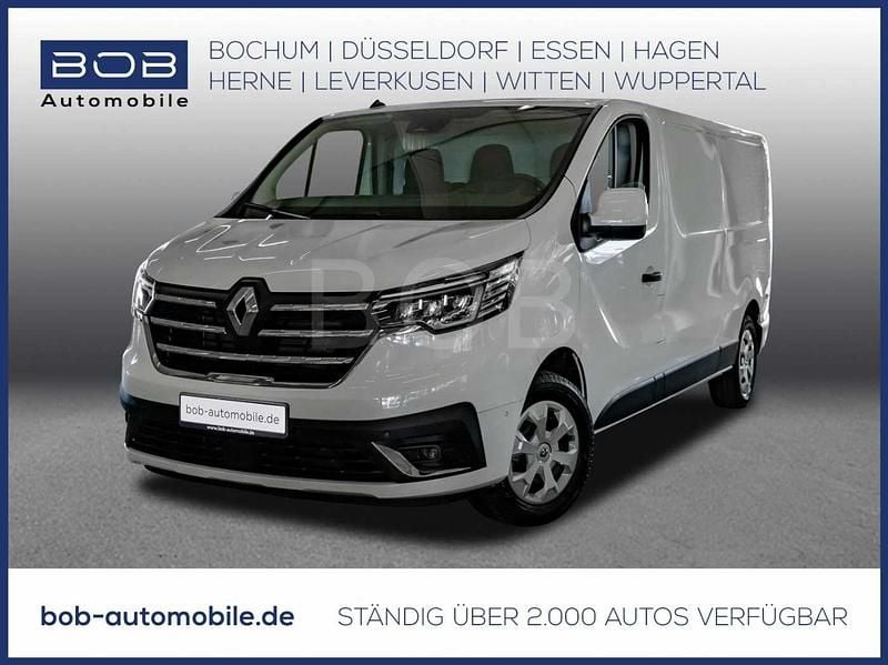 Weiß Gebraucht 2022 Renault Trafic Komfort Van | 24.871 € - Bild 1/3