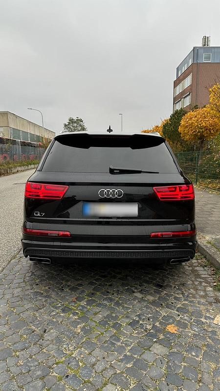 Gebraucht Audi Q7 Ambiente 272 PS (200 kW) 2016 Schwarz SUV
