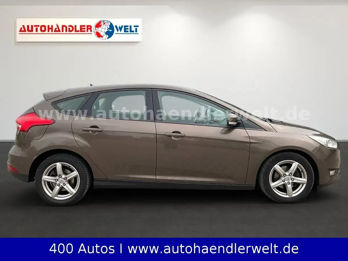 Używany Ford Focus 120 KM (88 kW) 2016 Brązowy Sedan/Limuzyna