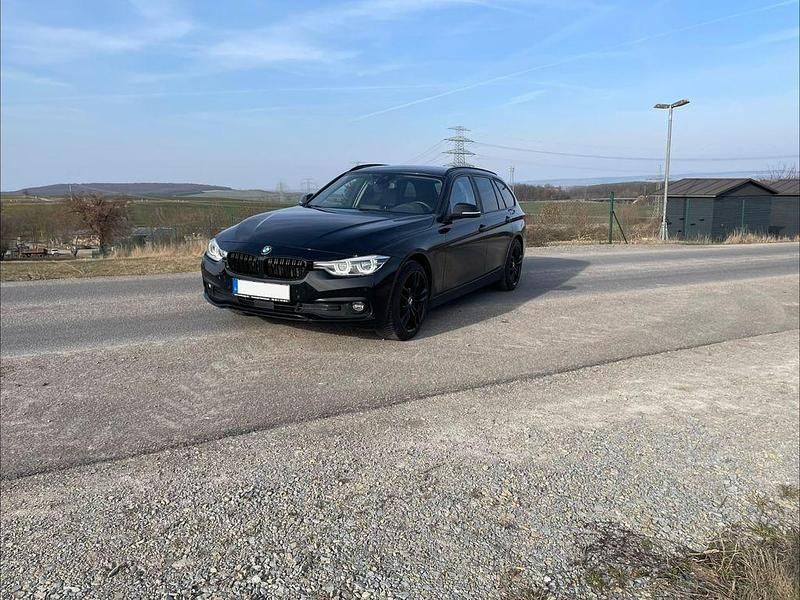 Gebraucht BMW 320 190 PS (139 kW) 2018 Schwarz Kombi