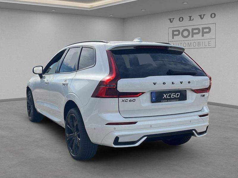 Neu Volvo XC60 Plus 455 PS (334 kW) 2025 Crystal white SUV