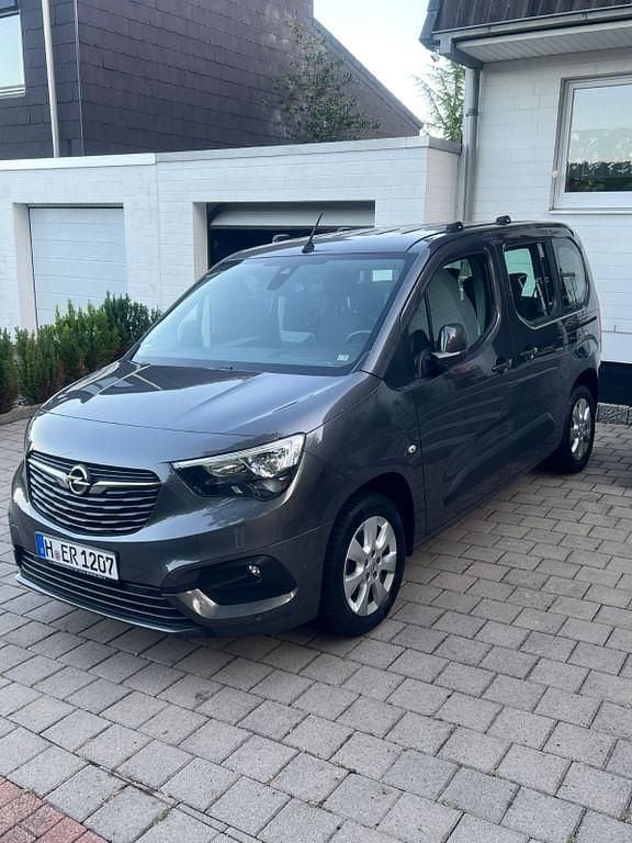 Grau Gebraucht 2021 Opel Combo Life Van / Kleinbus | 18.450 € (Guter Preis) - Bild 1/4