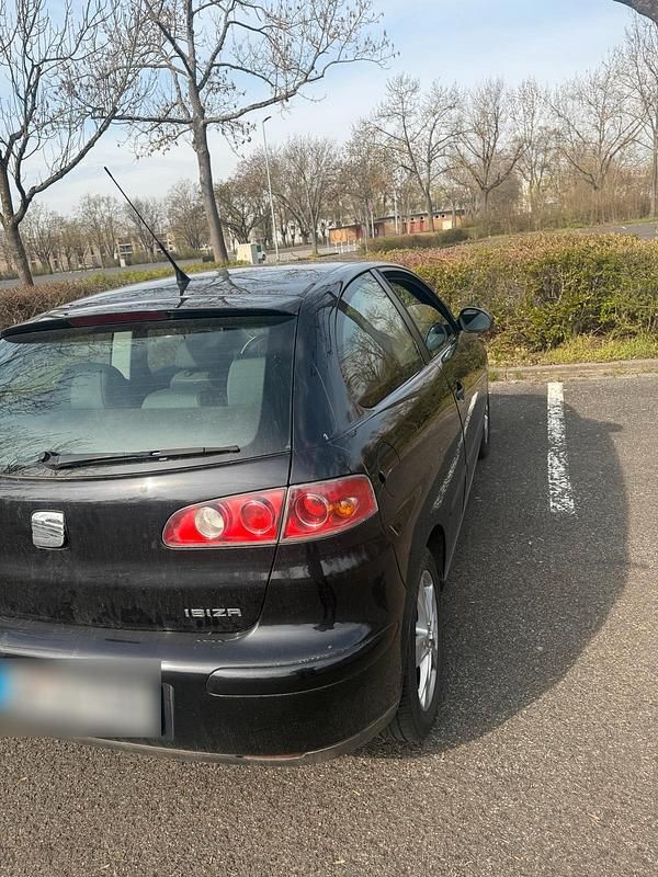 Gebraucht Seat Ibiza 69 PS (50 kW) 2004 Schwarz Kleinwagen