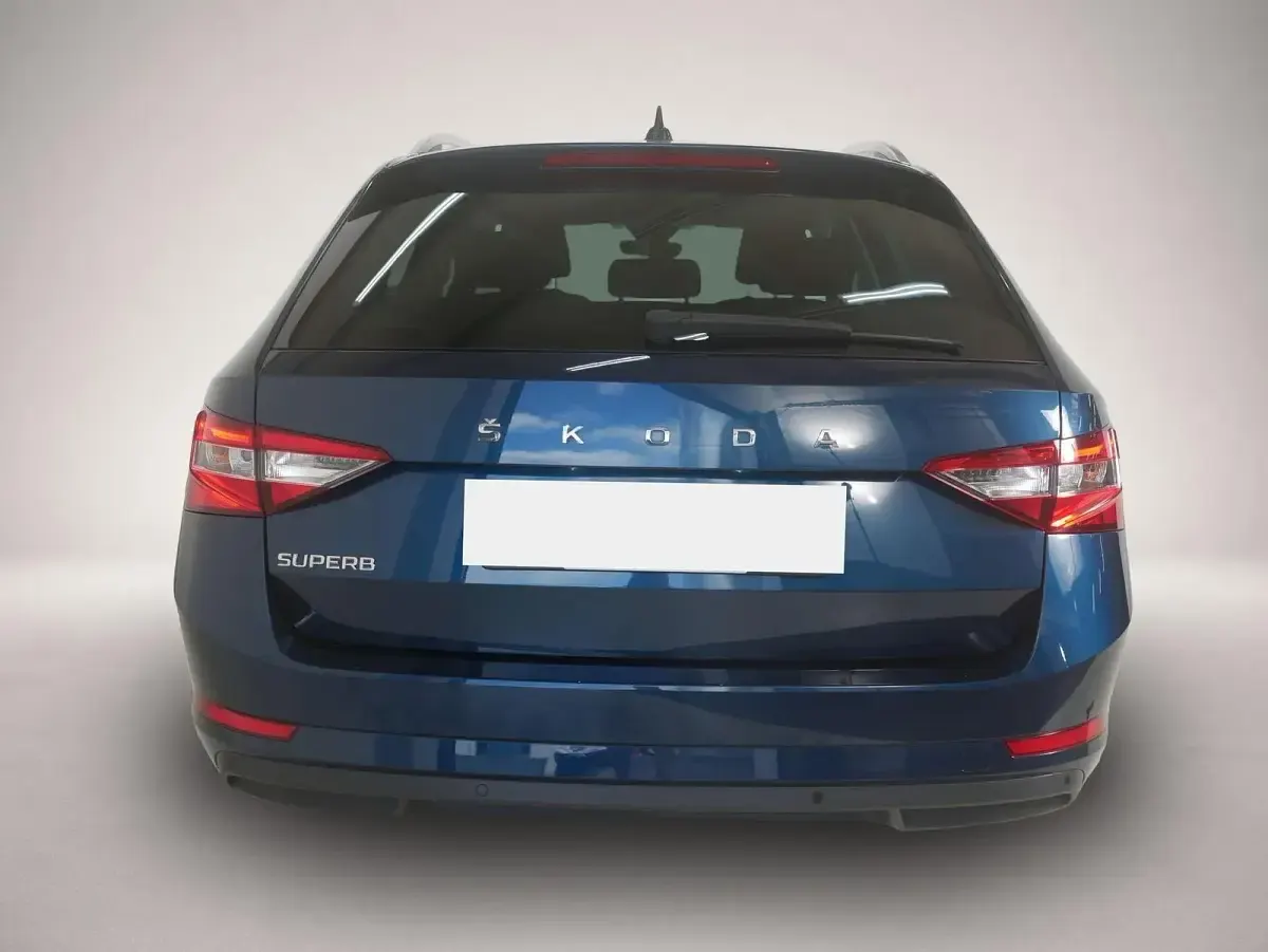 Gebraucht Skoda Superb 190 PS (139 kW) 2023 Manufacturer Kombi