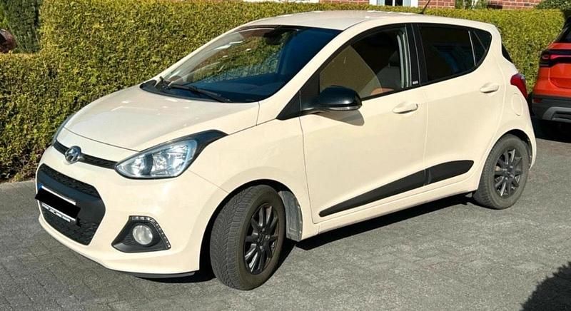 Beige Gebraucht 2014 Hyundai i10 Edition Kleinwagen | 4.500 € (Fairer Preis) - Bild 1/4