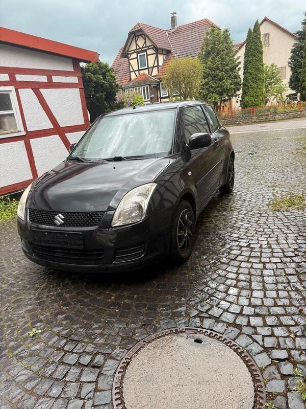Schwarz Gebraucht 2009 Suzuki Swift Kleinwagen | 1.050 € (Fairer Preis) - Bild 1/4