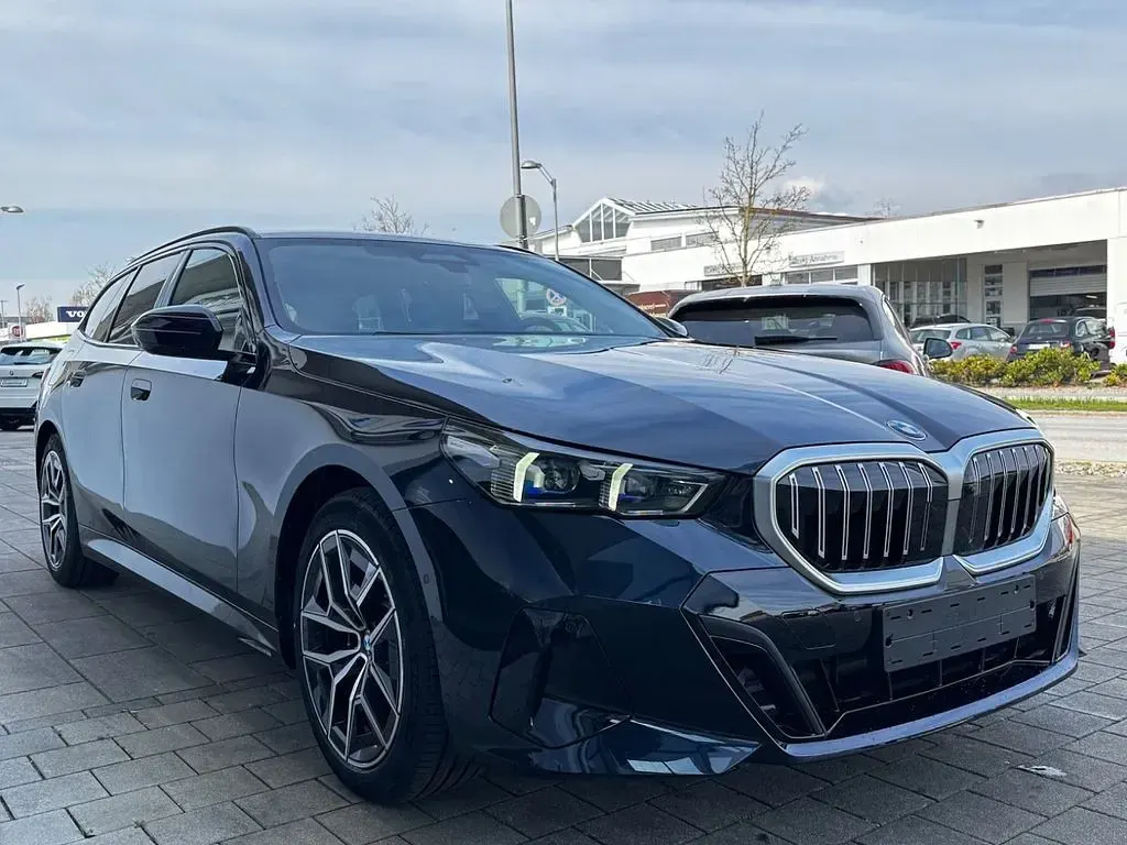 Neu BMW 520 M Sport 197 PS (144 kW) 2026 Schwarz Limousine