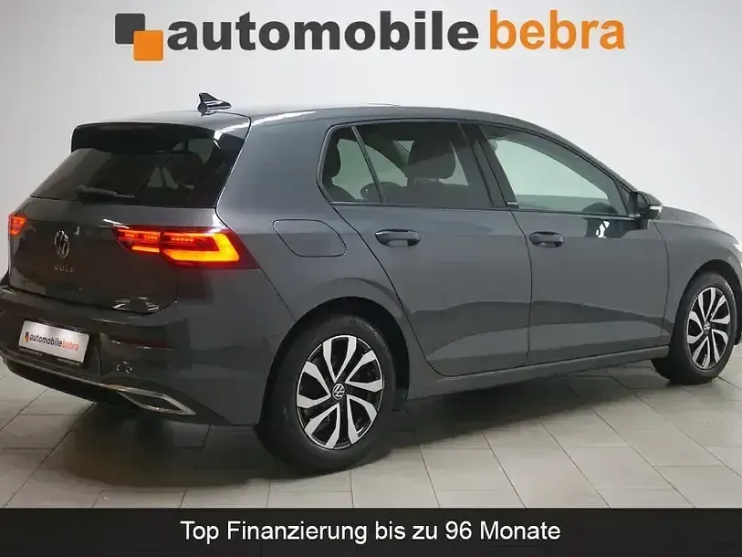 Gebraucht VW Golf VIII Active 150 PS (110 kW) 2022 Grau Limousine
