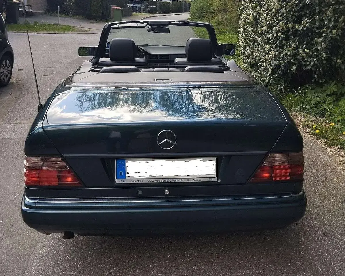 Gebraucht Mercedes E220 150 PS (110 kW) 1997 Grün Cabrio