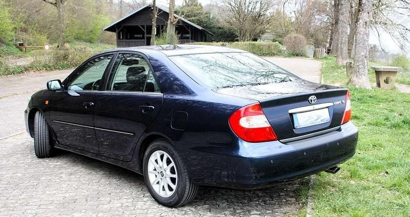 Gebraucht Toyota Camry 186 PS (136 kW) 2004 Blau Limousine