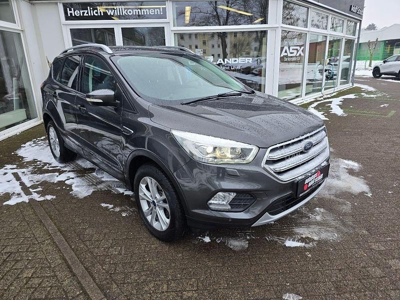 Gebraucht Ford Kuga Titanium 150 PS (110 kW) 2018 Grau SUV