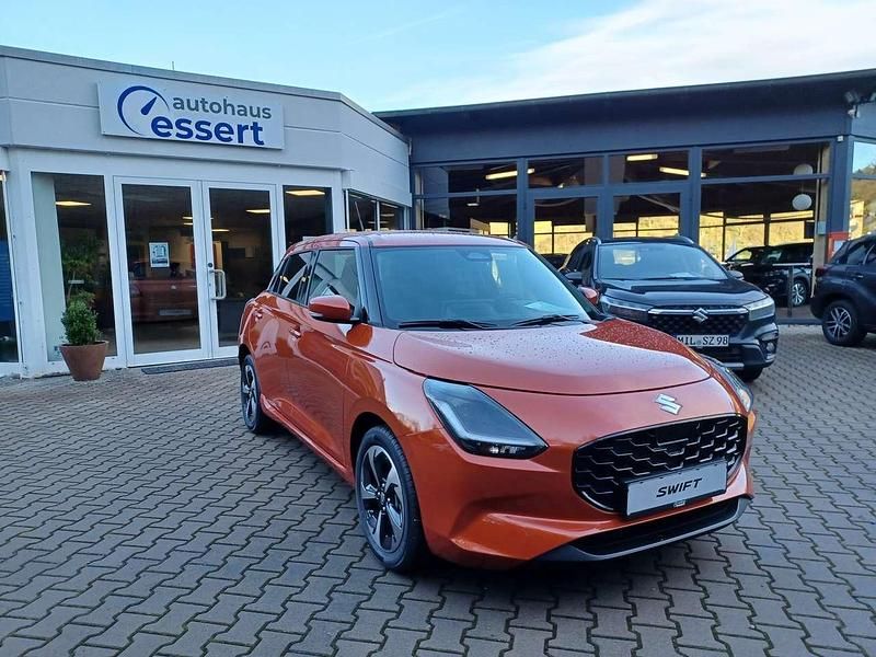 Gebraucht Suzuki Swift Comfort+ 83 PS (61 kW) 2026 Flame orange met Kleinwagen