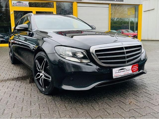 Schwarz Gebraucht 2017 Mercedes E200 Kombi | 15.590 € (Guter Preis) - Bild 1/1