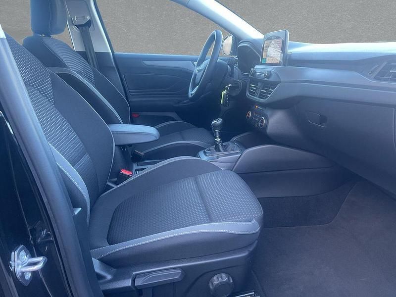 Gebraucht Ford Focus 101 PS (74 kW) 2022 Andere Limousine