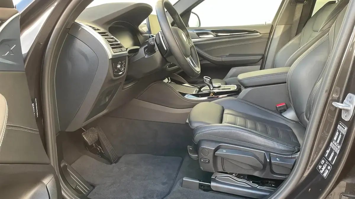 Gebraucht BMW X4 Efficient Dynamics 190 PS (139 kW) 2024 Sophistograu brillanteffekt SUV