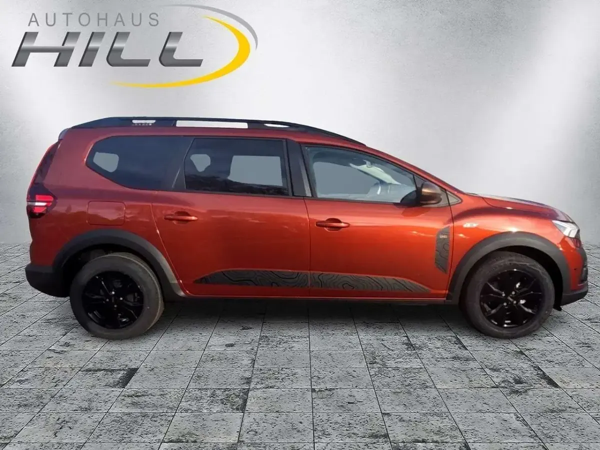 Gebraucht Dacia Jogger Extreme 110 PS (80 kW) 2025 Terracottabraun metallic Van / Kleinbus