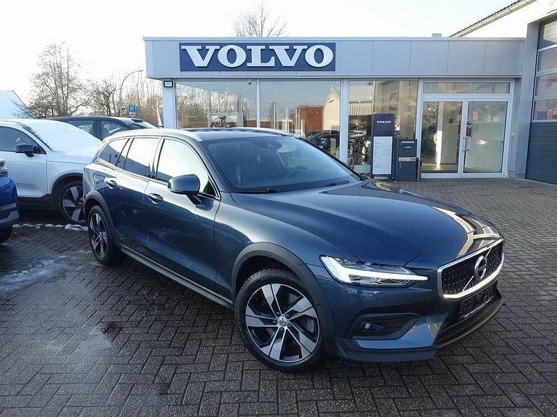 Gebraucht Volvo V60 CC Pro 250 PS (183 kW) 2021 Denim blue / Kombi