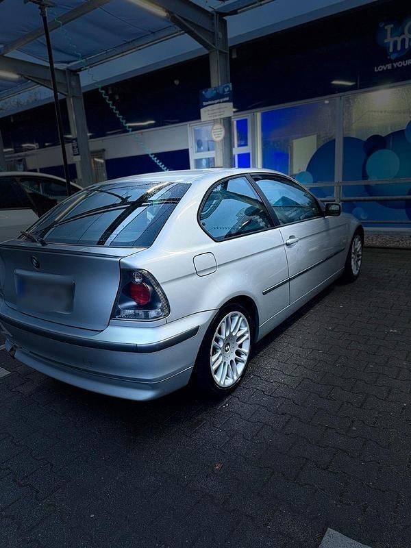 Gebraucht BMW 316 116 PS (85 kW) 2002 Silber Kleinwagen