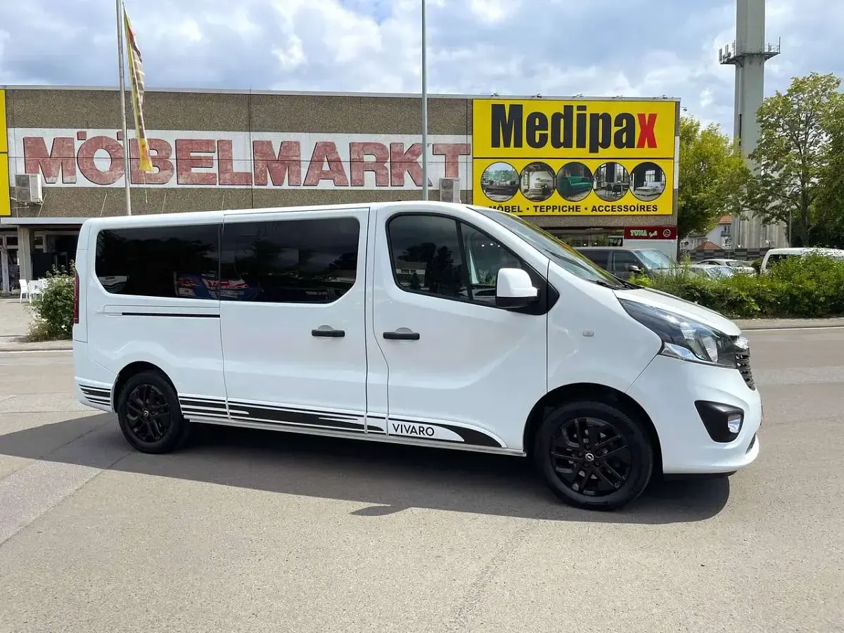 Gebraucht Opel Vivaro Sport 125 PS (91 kW) 2017 Casabl/arctic/eisweiss/kaolin Van / Kleinbus