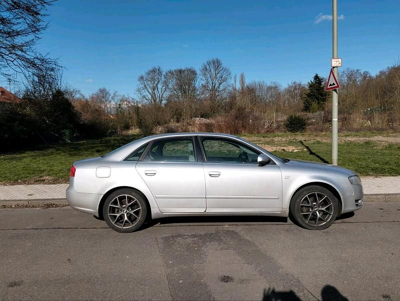 Gebraucht Audi A4 130 PS (95 kW) 2007 Silber Limousine