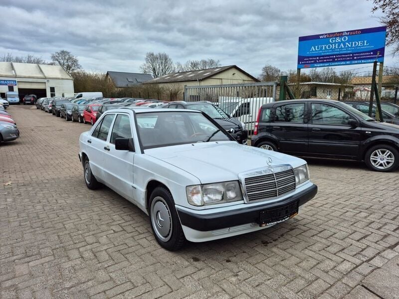Weiß Gebraucht 1990 Mercedes 190 Limousine | 2.999 € - Bild 1/4
