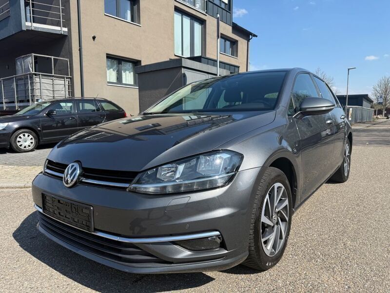 Grau Gebraucht 2017 VW Golf VII Sound Limousine | 14.999 € (Guter Preis) - Bild 1/4