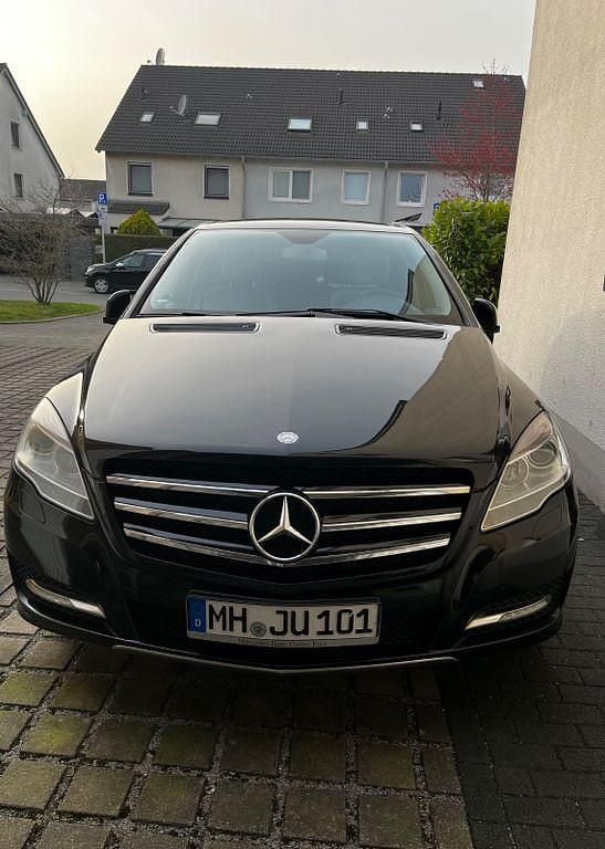 Gebraucht Mercedes R280 190 PS (139 kW) 2011 Schwarz Van / Kleinbus