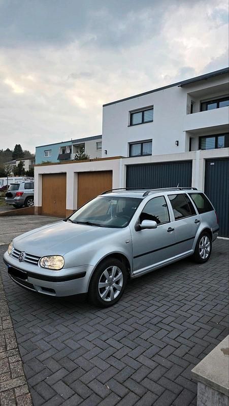 Gebraucht VW Golf IV 101 PS (74 kW) 2001 Silber Kombi