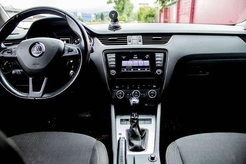 Gebraucht Skoda Octavia Elegance 150 PS (110 kW) 2014 Grau Kleinwagen