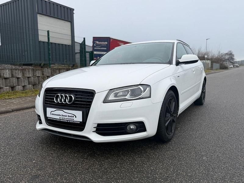 Weiß Gebraucht 2010 Audi A3 Sportback S-Line Kleinwagen | 6.290 € (Guter Preis) - Bild 1/4