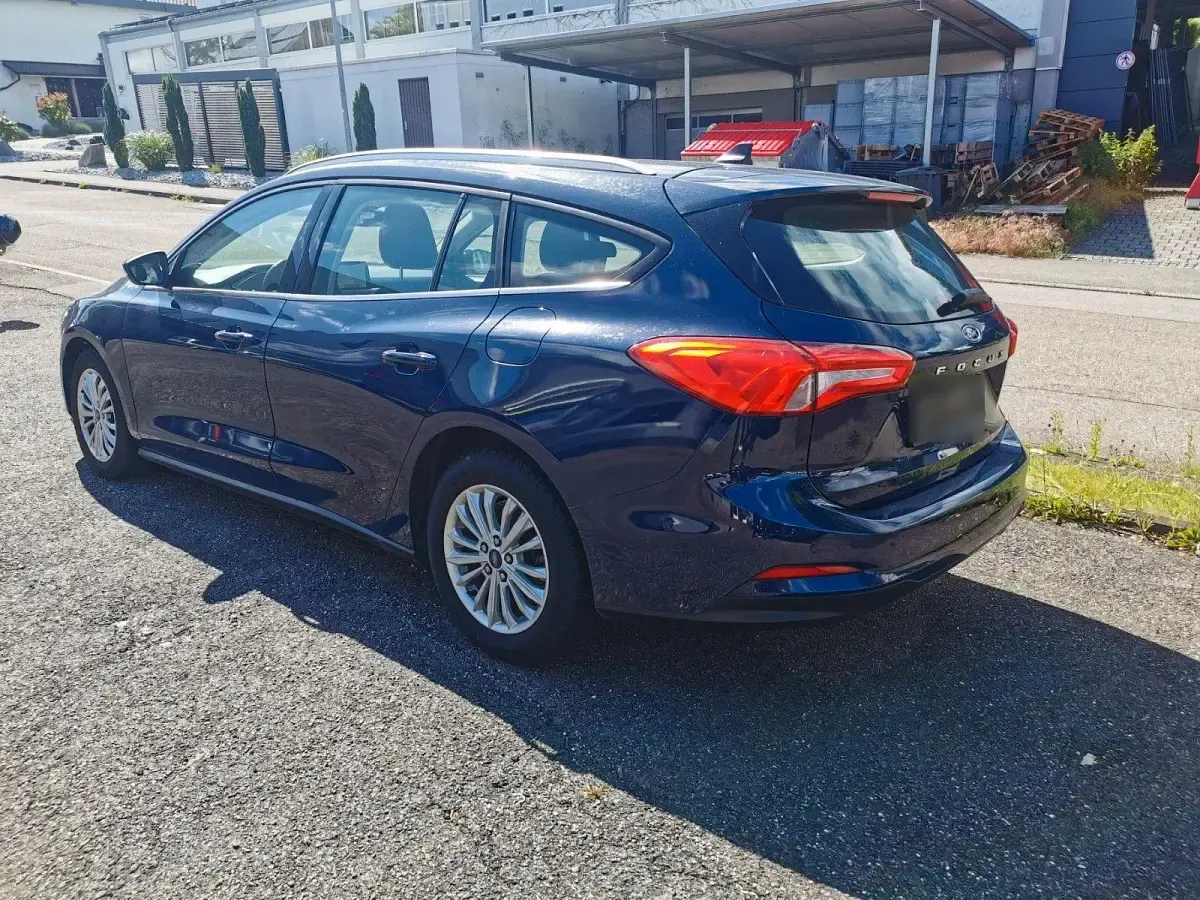 Gebraucht Ford Focus Titanium 120 PS (88 kW) 2020 Blau Kombi