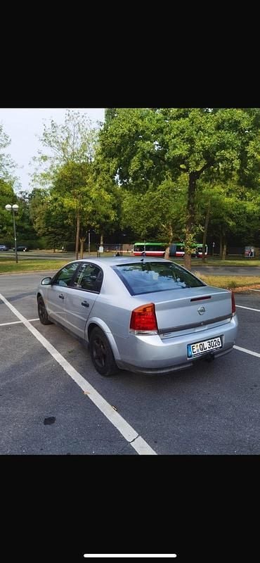 Silber Gebraucht 2002 Opel Vectra Limousine | 1.550 € (Fairer Preis) - Bild 1/4