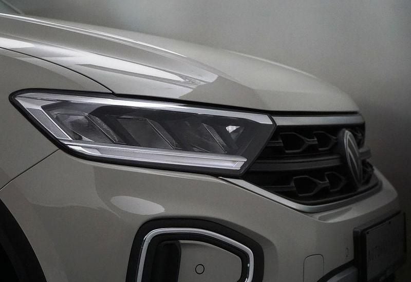 Gebraucht VW T-Roc Move 116 PS (85 kW) 2024 Grau SUV