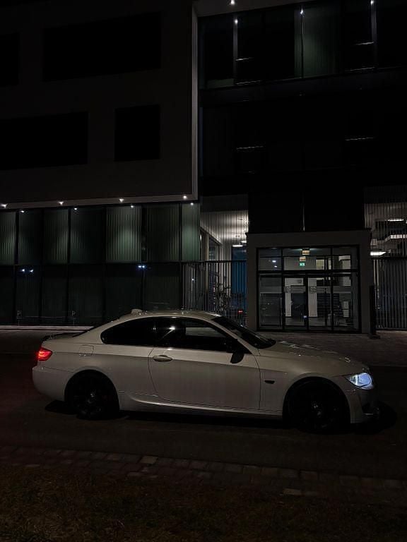 Gebraucht BMW 320 M Sport 163 PS (119 kW) 2012 Weiß Coupé