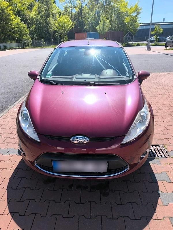 Używany Ford Fiesta Titanium 82 KM (60 kW) 2009 Czerwony Hatchback