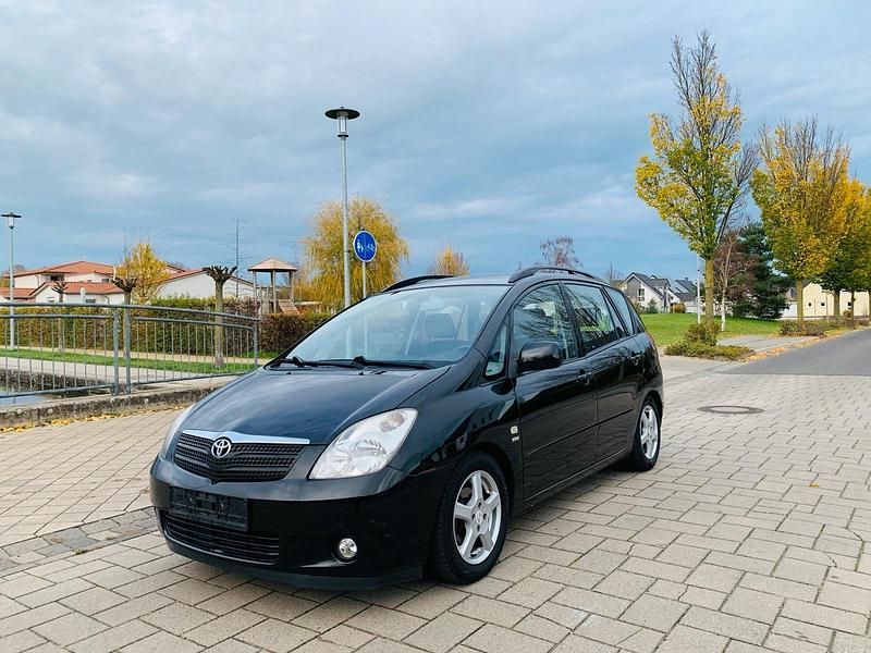 Schwarz Gebraucht 2004 Toyota Corolla Verso Van / Kleinbus | 2.999 € (Fairer Preis) - Bild 1/4