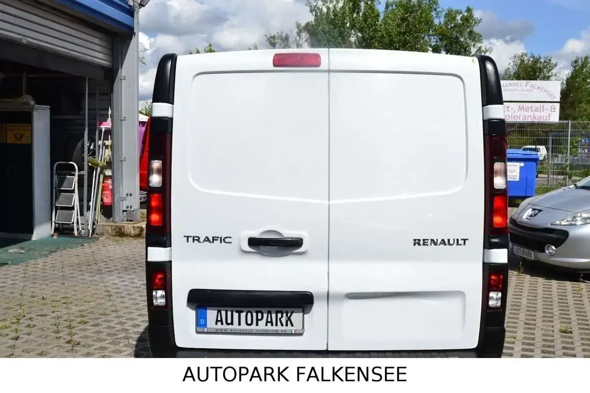 Gebraucht Renault Trafic Komfort 95 PS (69 kW) 2019 Weiß Van / Kleinbus
