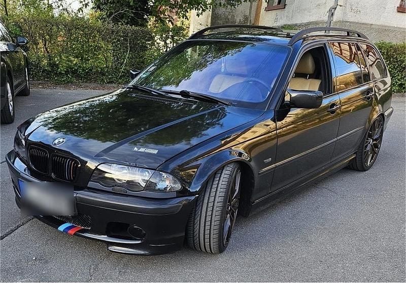 Schwarz Gebraucht 2001 BMW 325 Kombi | 3.600 € (Fairer Preis) - Bild 1/4