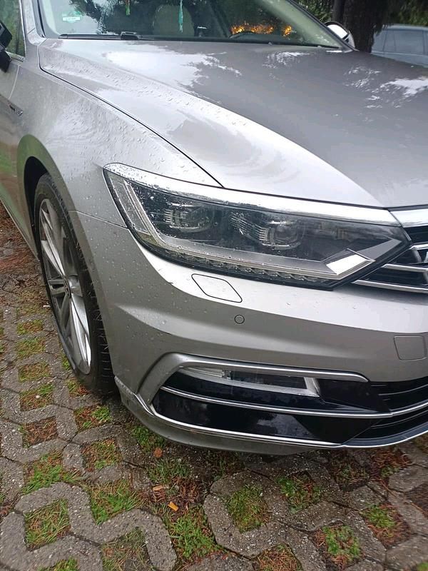 Gebraucht VW Passat R-line 240 PS (176 kW) 2017 Grün Limousine