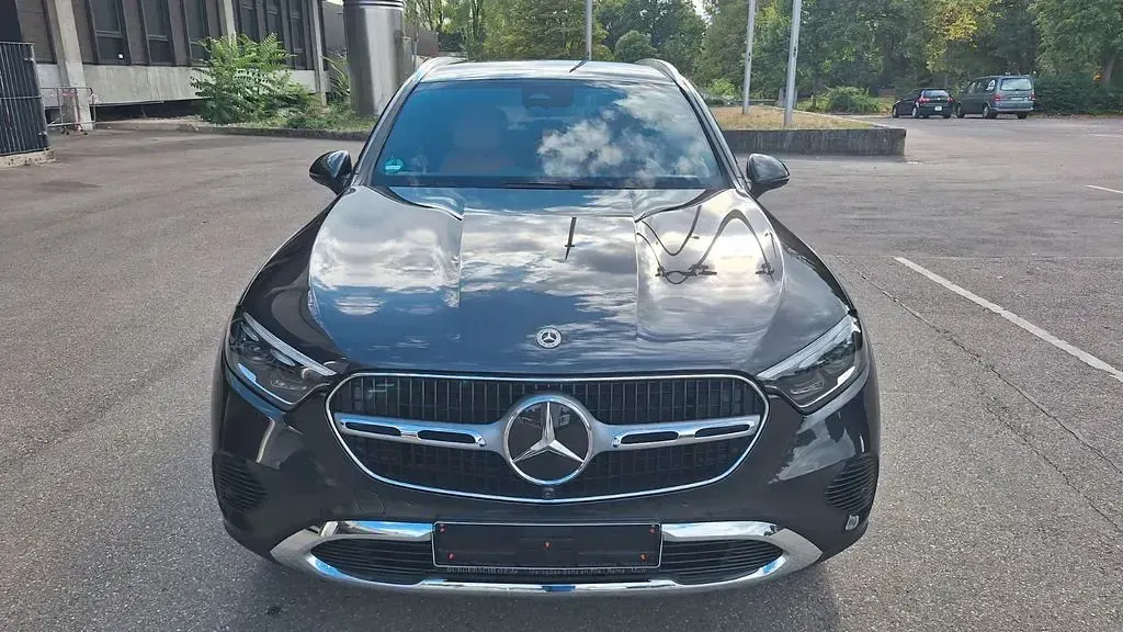 Gebraucht Mercedes GLC220 197 PS (144 kW) 2026 Grau SUV