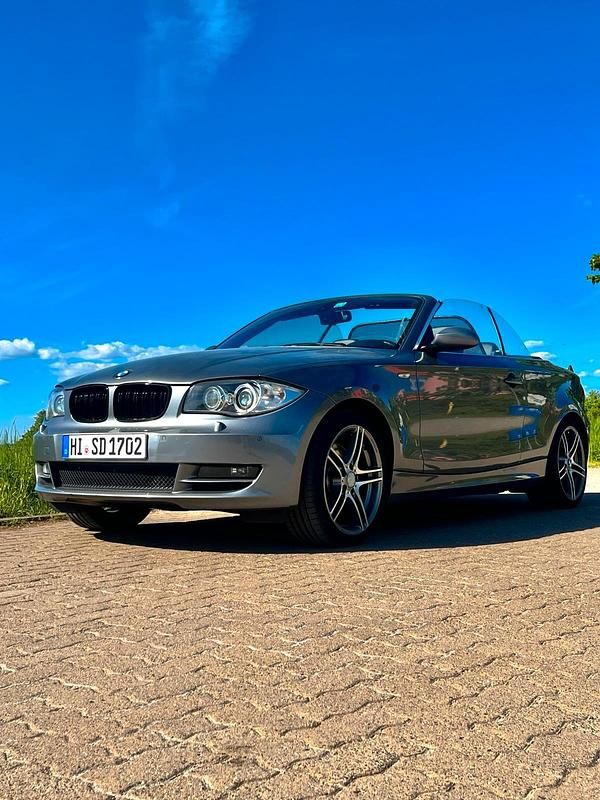 Grau Gebraucht 2009 BMW 123 Cabriolet Cabrio | 10.500 € (Etwas zu teuer) - Bild 1/4