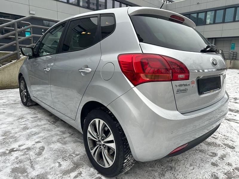Gebraucht Kia Venga 125 PS (91 kW) 2017 Silber Kleinwagen