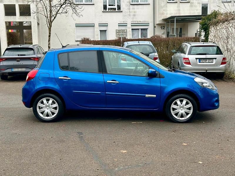 Gebraucht Renault Clio II Dynamique 101 PS (74 kW) 2010 Blau Kleinwagen