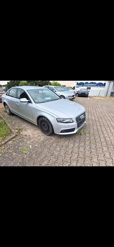 Gebraucht Audi A4 160 PS (117 kW) 2010 Silber Limousine