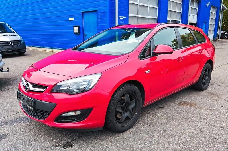 Rot Gebraucht 2015 Opel Astra Selection Kombi | 2.999 € (Superpreis) - Bild 1/4
