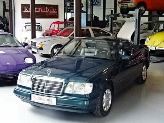 Grün Gebraucht 1996 Mercedes E220 Cabrio | 21.900 € (Guter Preis) - Bild 1/4