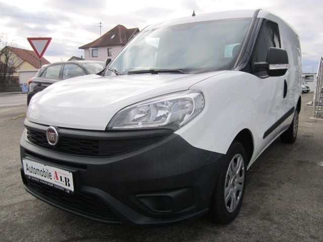 Weiß Gebraucht 2017 Fiat Doblò Basis Van / Kleinbus | 5.490 € (Fairer Preis) - Bild 1/4