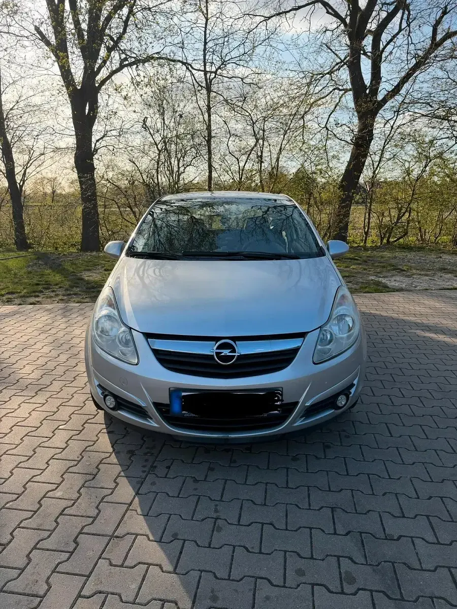 Gebraucht Opel Corsa 60 PS (44 kW) 2009 Silber Kleinwagen