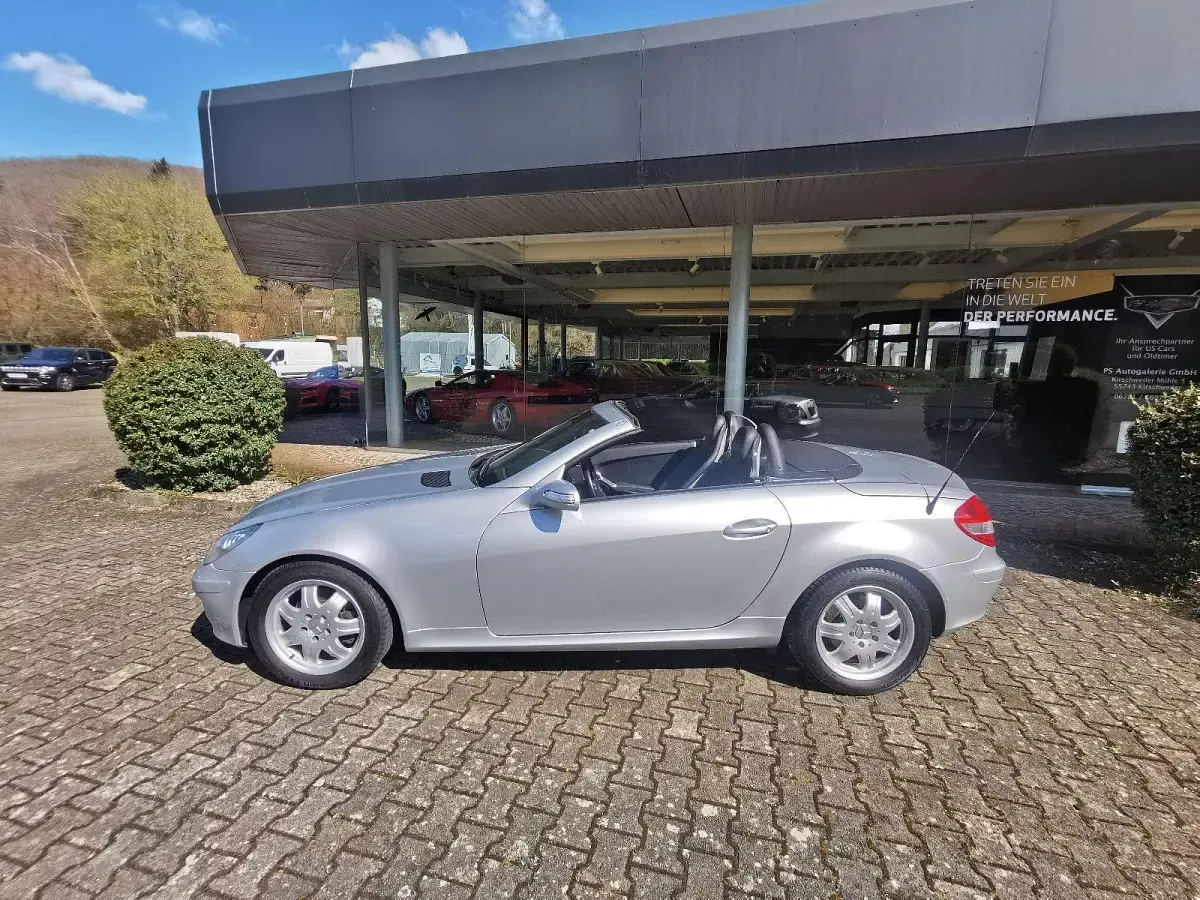 Gebraucht Mercedes SLK200 163 PS (119 kW) 2007 Silber Cabrio